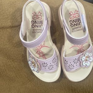 TONGXIE FASHION JING MING little Girls Slippers. Size 29(US Size 11.5).